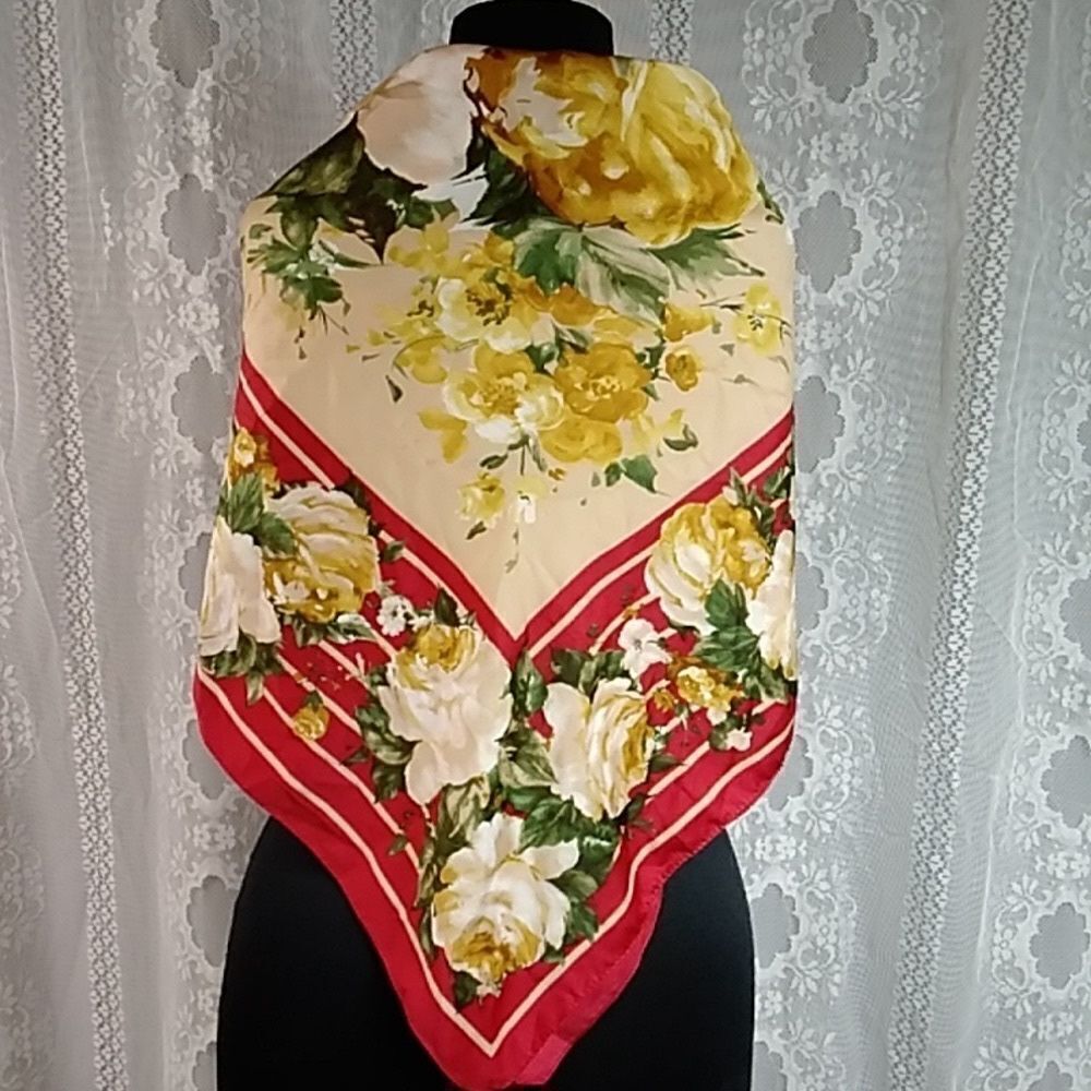 Vintage 100% Polyester Made In Italy Women Scarf Size 34x34